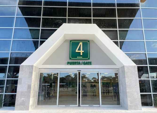 GATE 4 TULUM AIRPORT MEETING POINT (Pequeño)